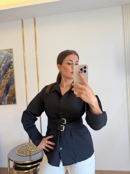 Gold kemer detaylı siyah gömlek