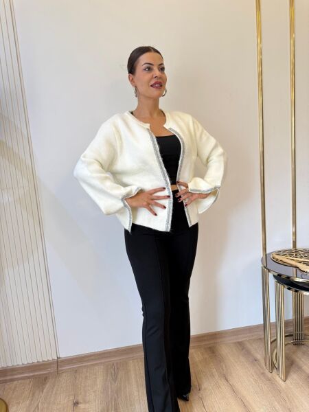 Premium taş işlemeli beyaz hırka