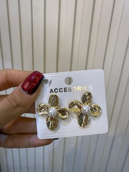 Çiçekli gold kolye