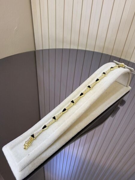 Siyah taş detay bileklik